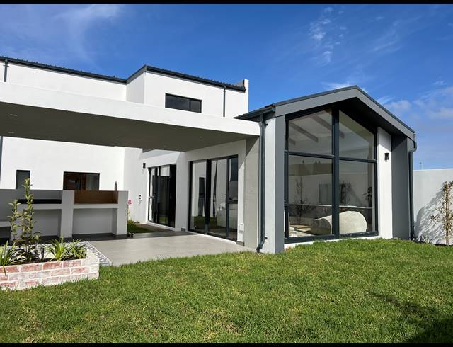 4 BEDROOM HOUSE FOR SALE IN SANDOWN
